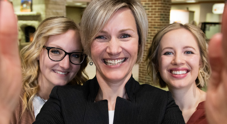 Liz Roe, Lydia Cunningham, and Linnea Rahlf